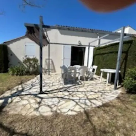 Holiday home Maison Dans Avec Piscine Saint-Palais-sur-Mer