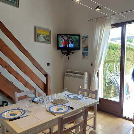 Holiday home Maison Dans Avec Piscine